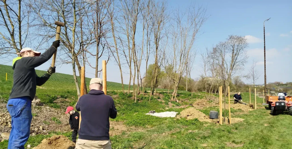 Jarní brigáda na hřišti TJ Bílovice